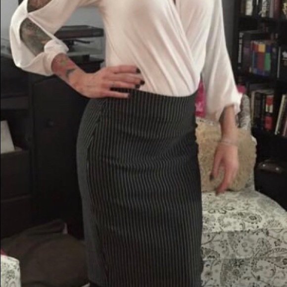 Forever 21 pinstripe pencil skirt - Picture 4 of 5